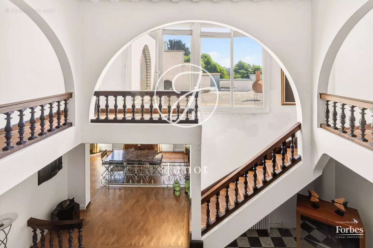 Maison à SURESNES