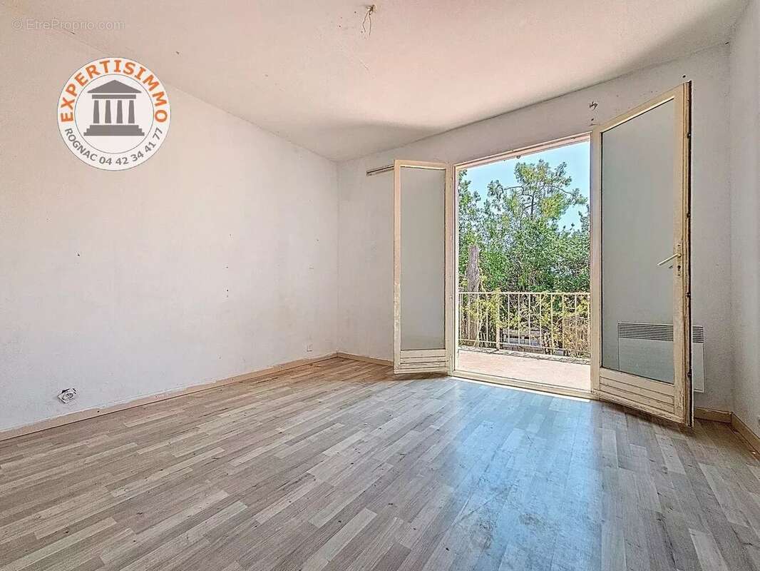 Maison à LA FARE-LES-OLIVIERS