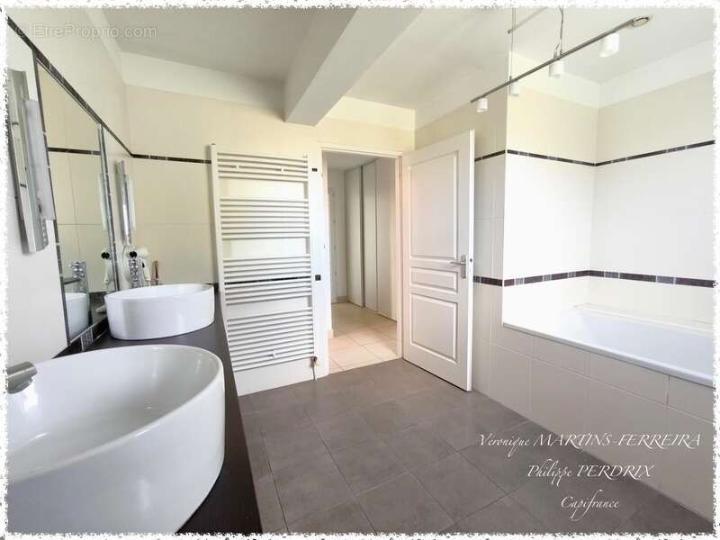 Maison spacieuse avec piscine intérieure et très belles prestations - photo 16