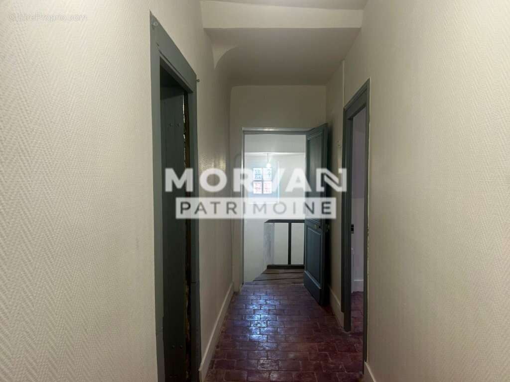 MAISON CENTRE VILLAGE  - 2 logements (1 loué) - 2 garages - Belle prestations !!! - photo 6