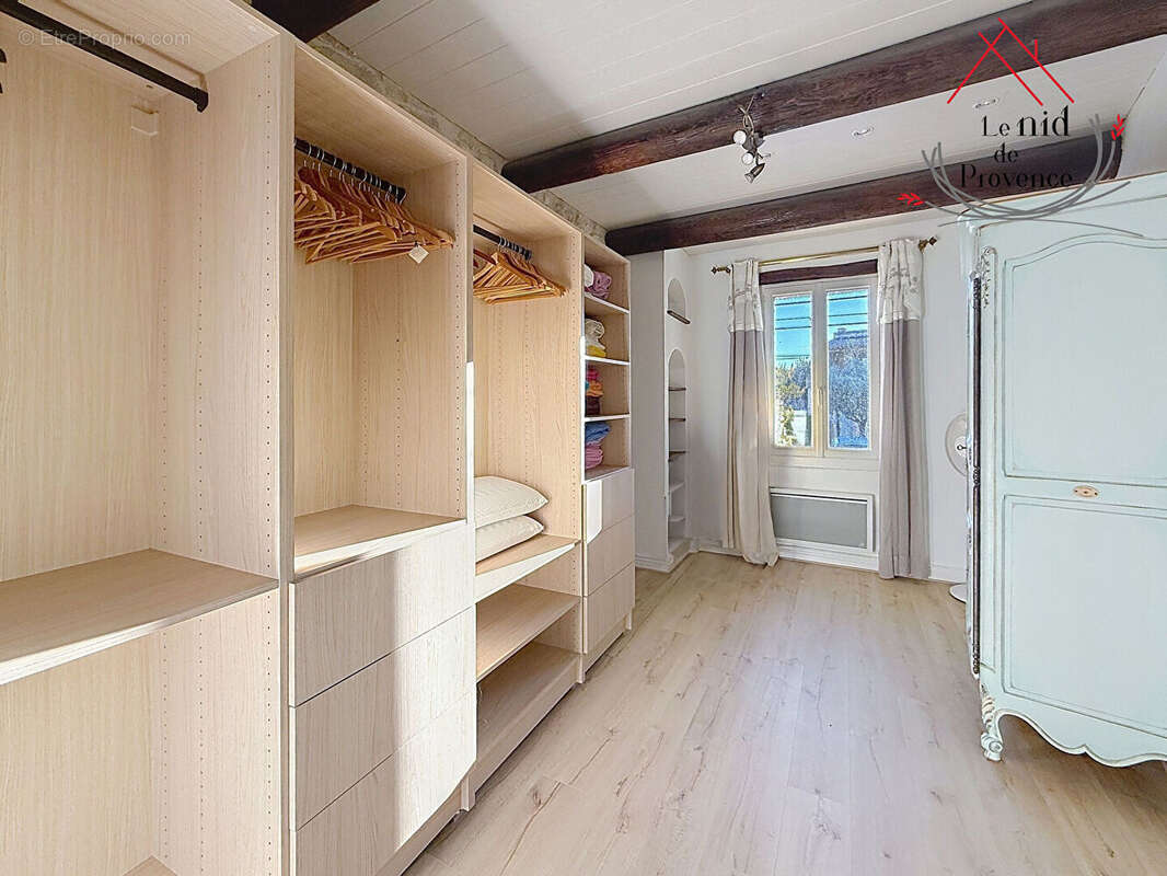 Maison à PERNES-LES-FONTAINES