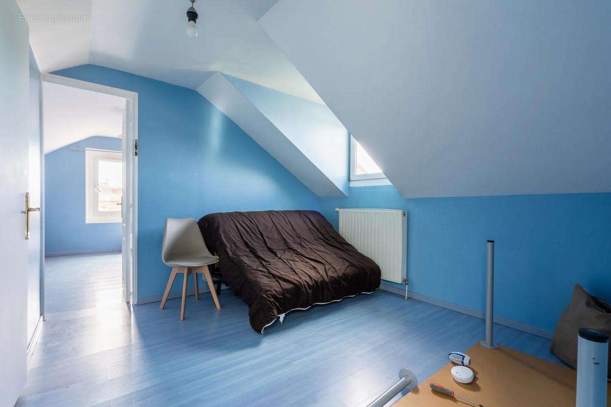 Maison de 6 pièces de 140 m² à Gagny - photo 11