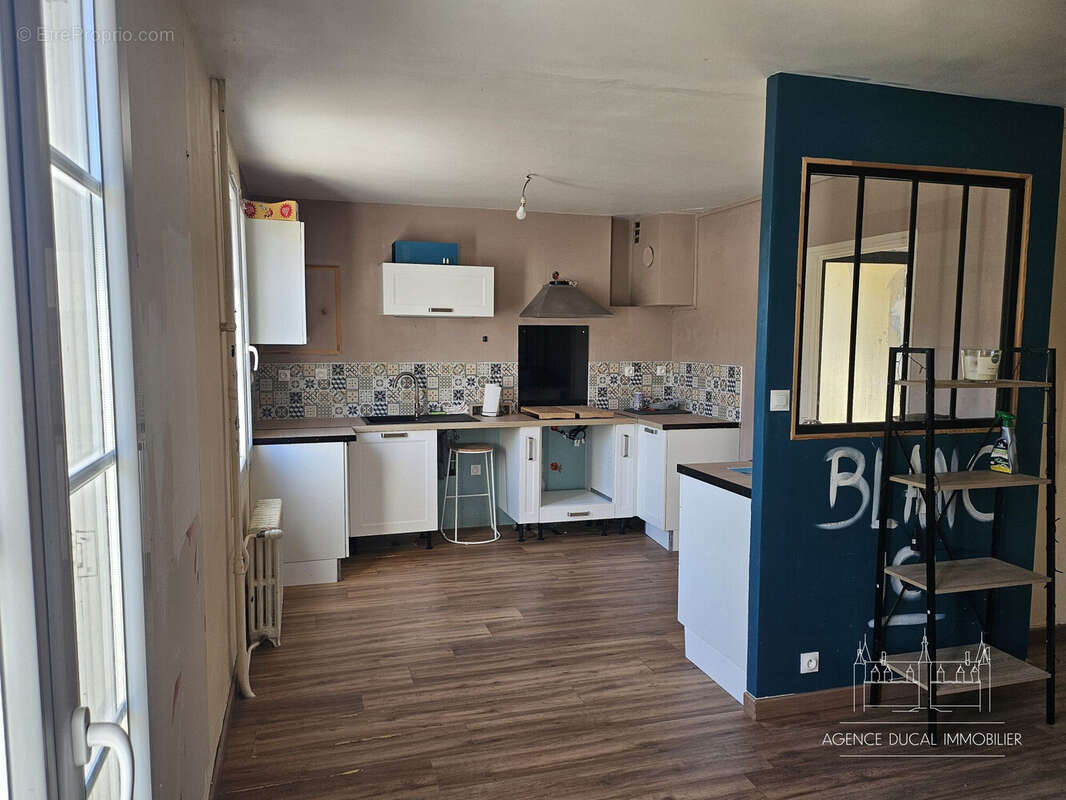 Appartement à VARENNES-VAUZELLES