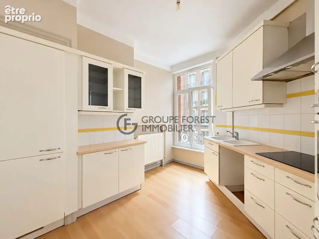 Appartement 4 pièces 85 m² à vendre à La Madeleine (59110) - photo 4