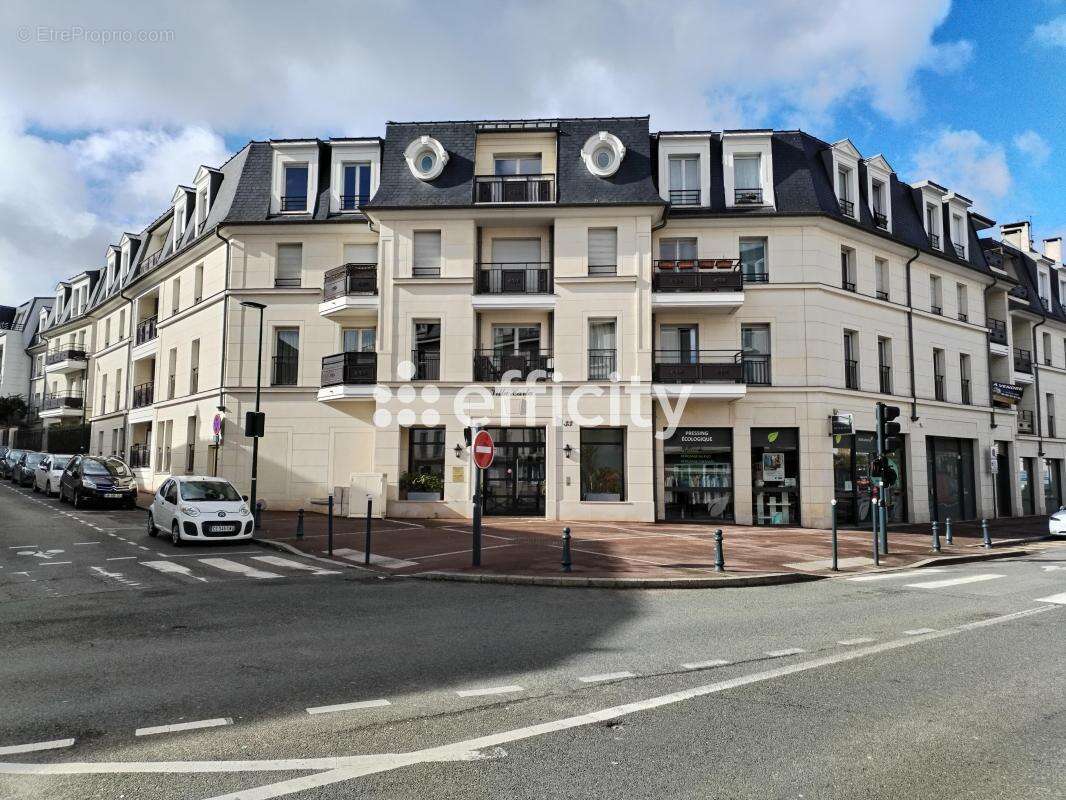 Appartement à SAINT-CYR-L'ECOLE