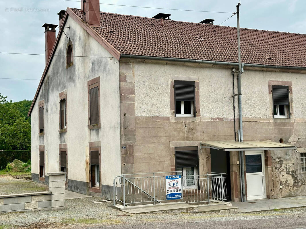 Maison à RADDON-ET-CHAPENDU