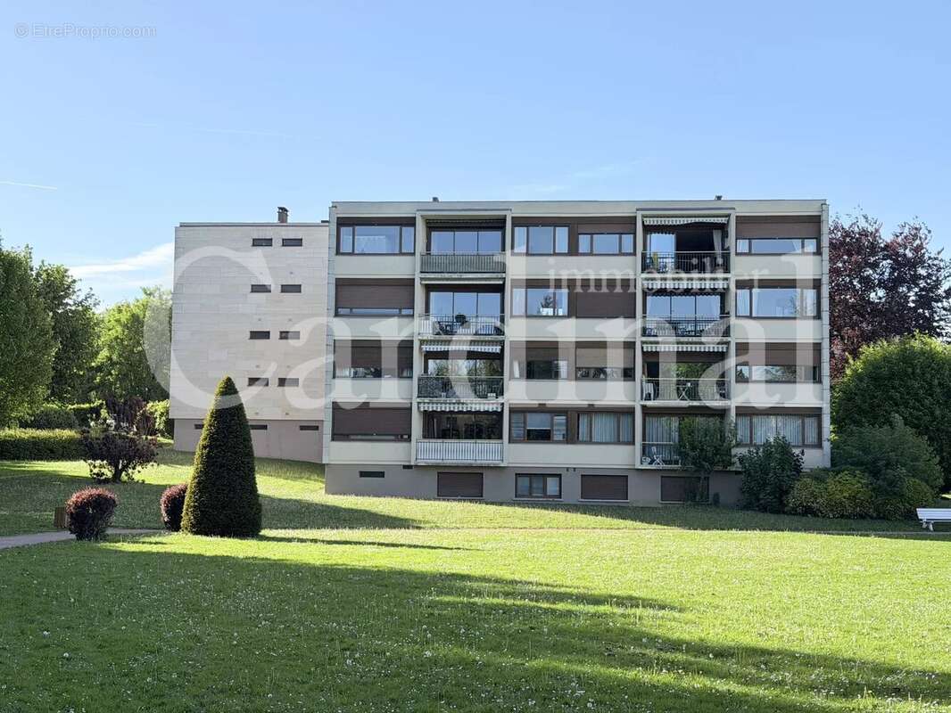 Appartement à NOISY-LE-ROI