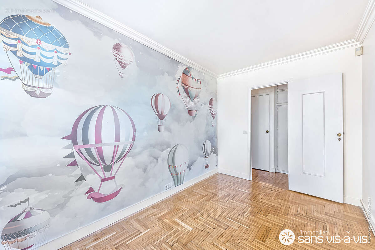 Appartement à NEUILLY-SUR-SEINE