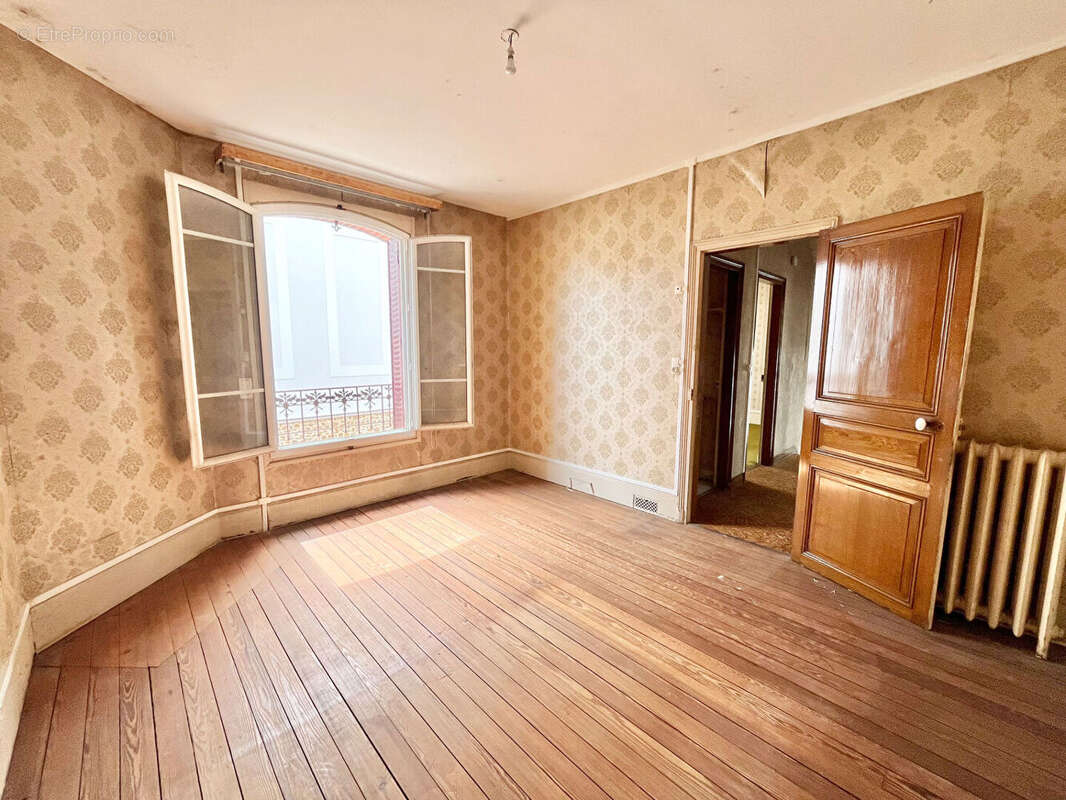 Meulière 187m2 - Centre ville Achères - photo 11