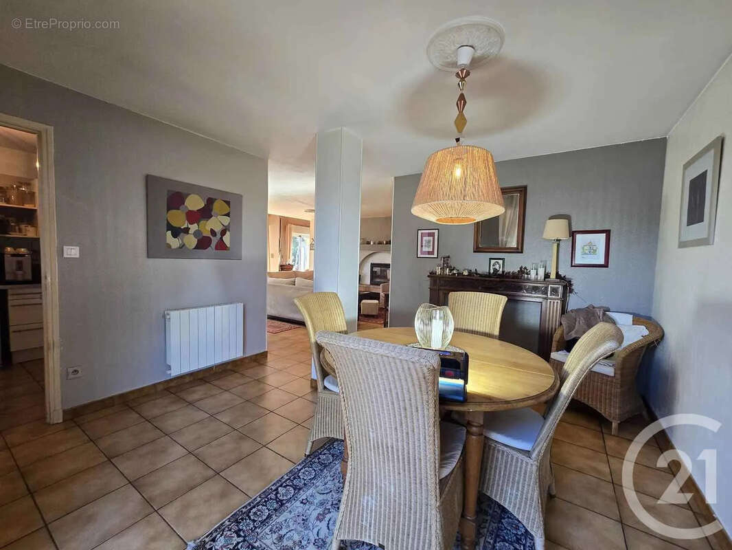 Maison à LAVERNOSE-LACASSE