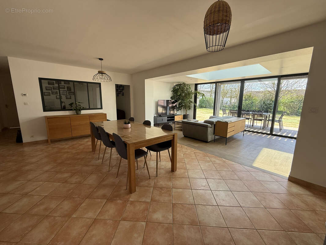 Maison à AIGREFEUILLE-SUR-MAINE