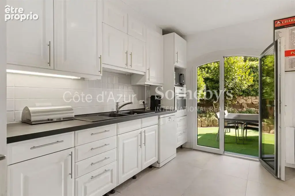 Villa de 184 m² avec piscine et jardin à Mougins, proche du village à pied - photo 11