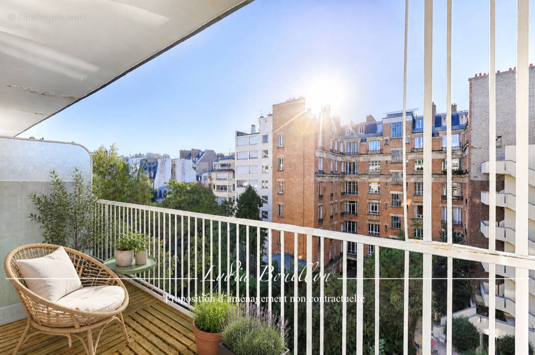 Appartement à PARIS-16E