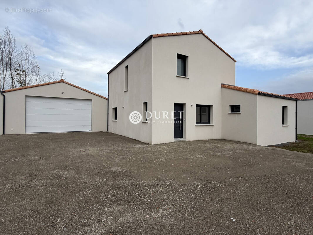 Maison à LA BOISSIERE-DE-MONTAIGU