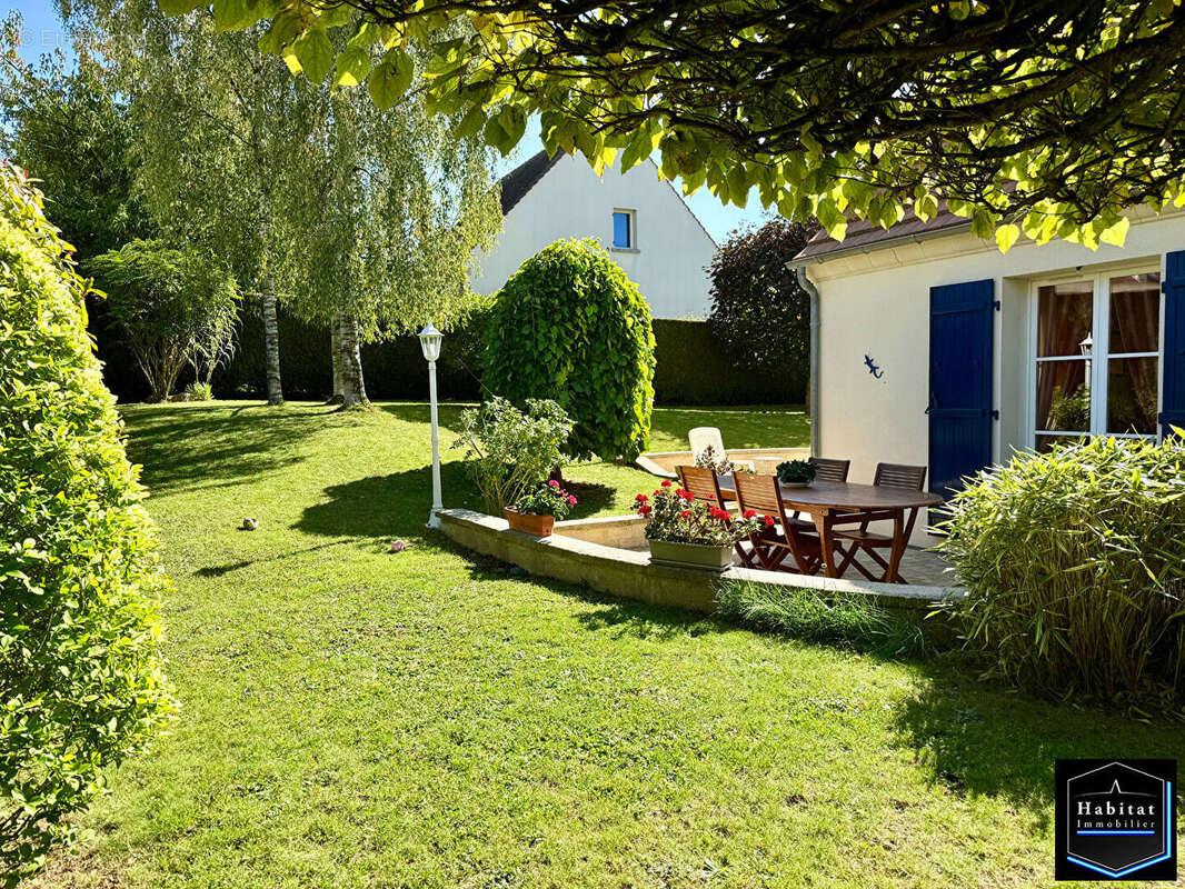 Maison à LE PLESSIS-BELLEVILLE