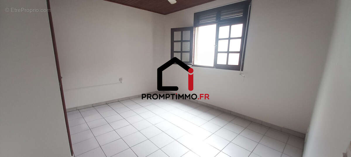 T4 - CHAMBRE - Maison à LE ROBERT