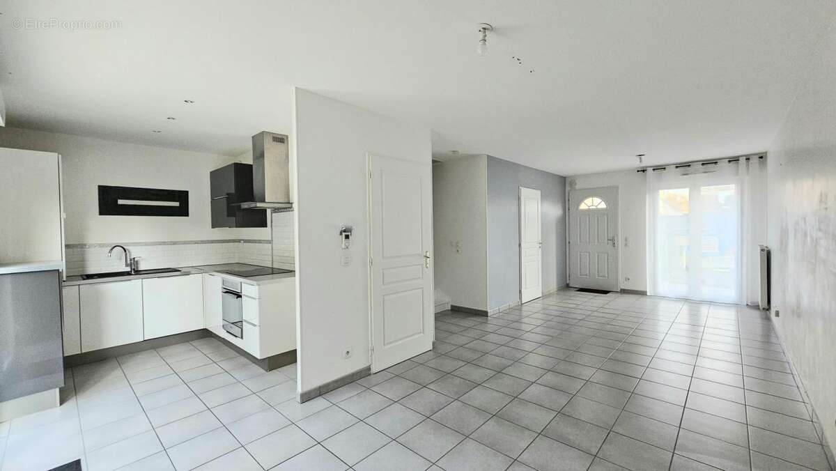 Maison à SAINT-ETIENNE-DU-ROUVRAY