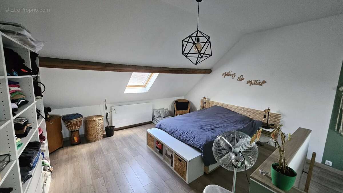 Maison à NEUVILLE-EN-FERRAIN