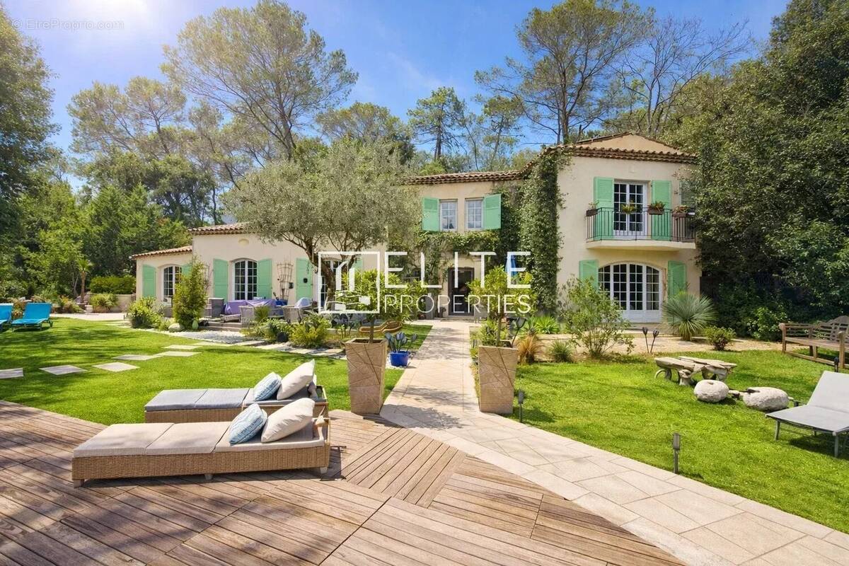 Maison à ROQUEFORT-LES-PINS