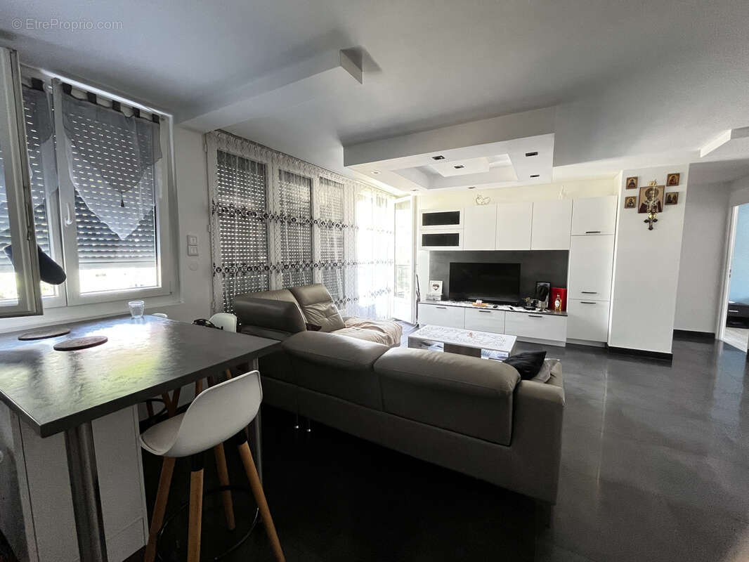 Appartement à LE PONT-DE-CLAIX