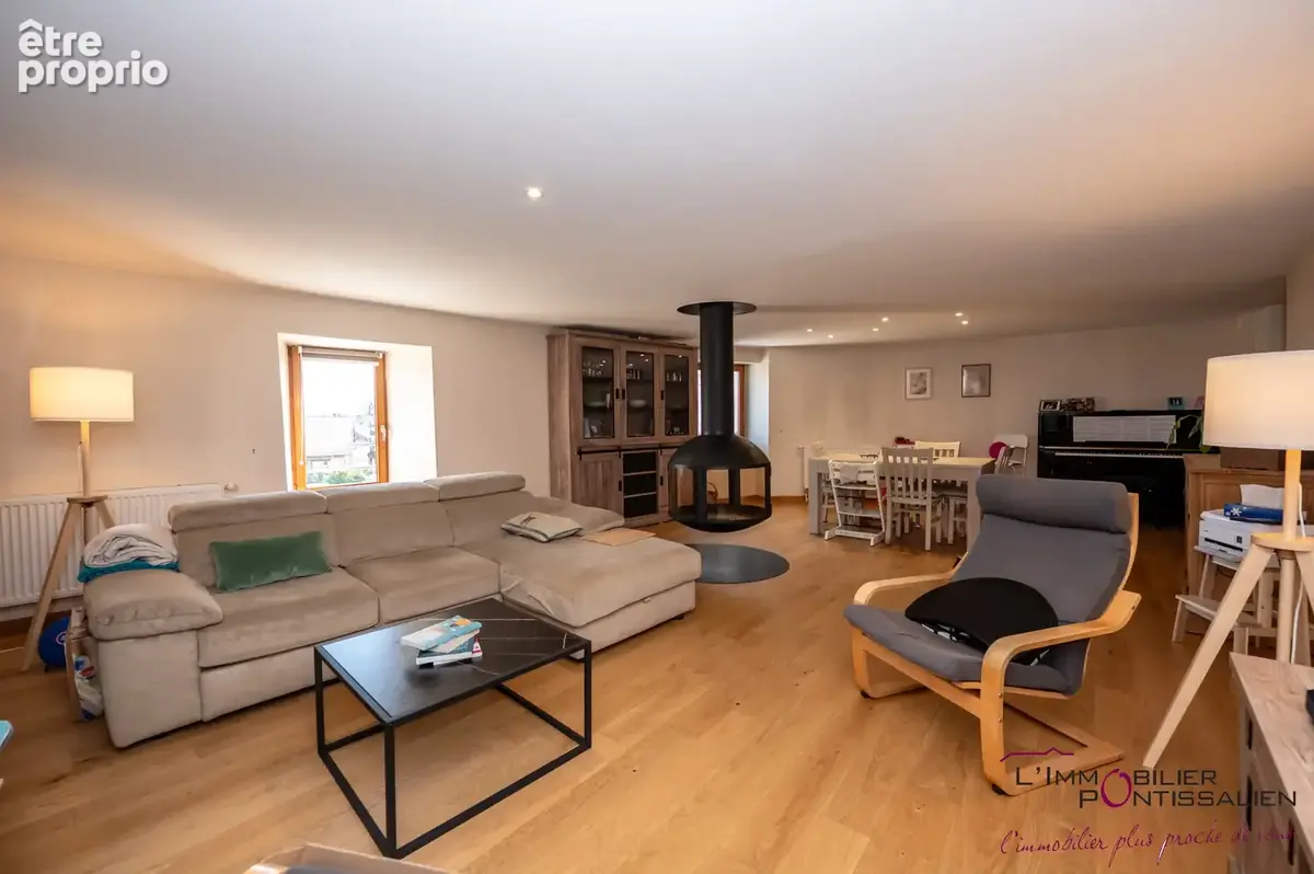 Appartement T6 d'exception à ROCHEJEAN  Standing, volumes et confort. - photo 2