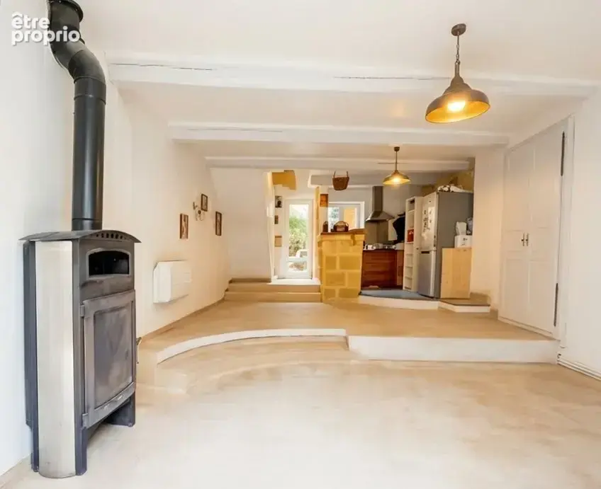 À Vendre à Saint Bonnet du Gard - Maison de village 84m² - 2 chambres - cour - photo 2