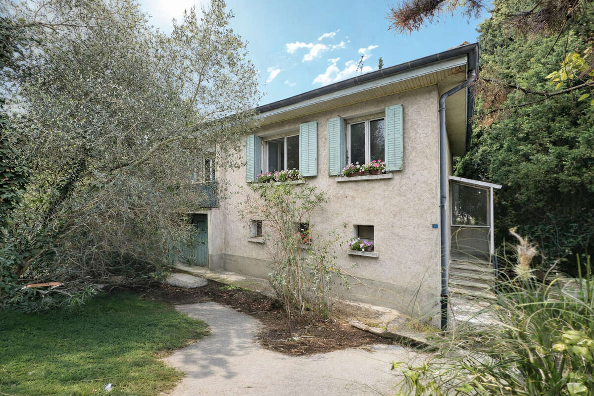 Maison à LES ROCHES-DE-CONDRIEU