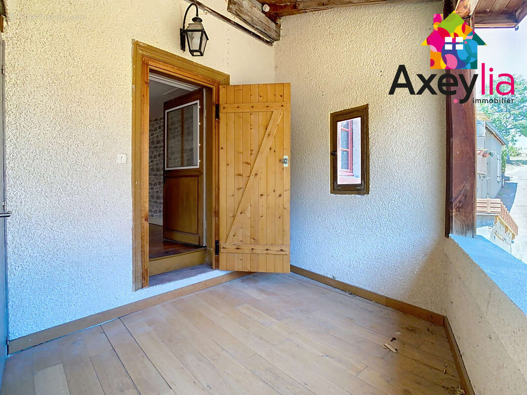 A vendre- saint-andré d'apchon- maison de village avec terrasse - photo 5