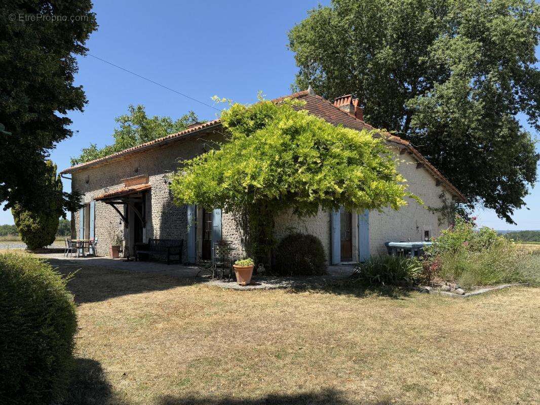 Maison à BELLON