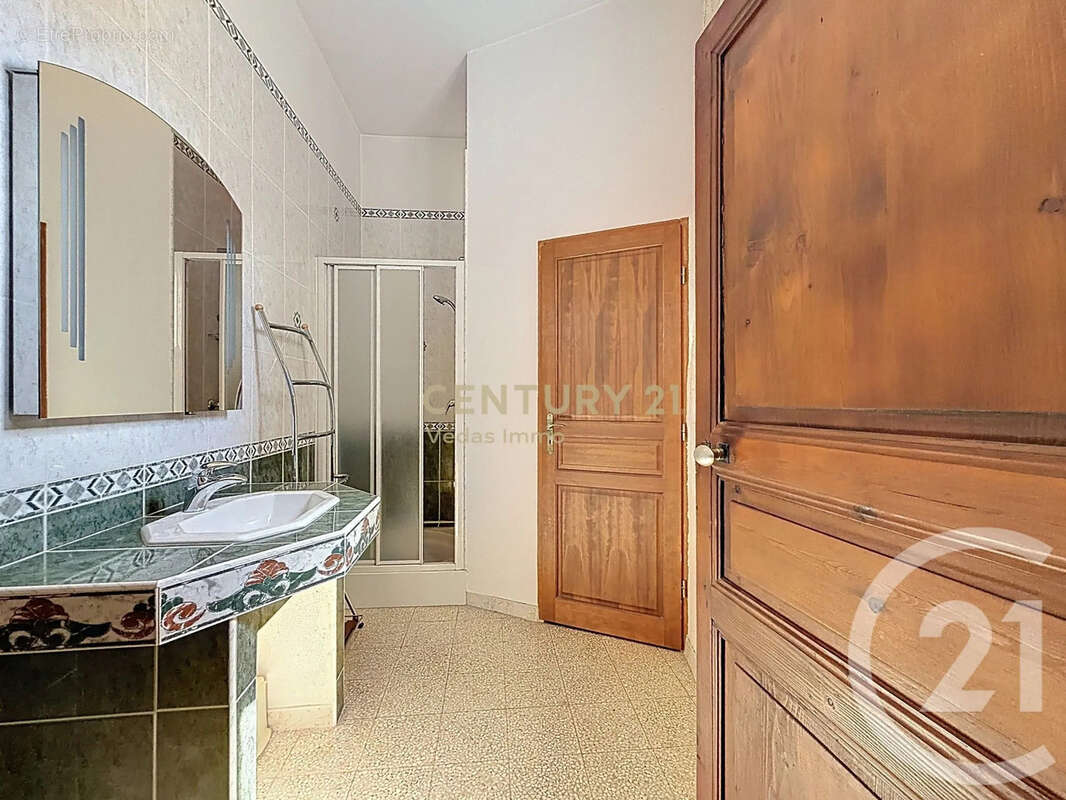 Maison 179 m² à Saussan  - photo 18