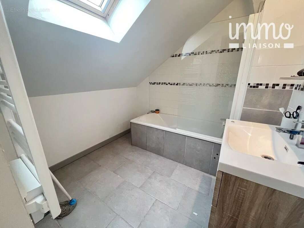 Maison à JOUE-SUR-ERDRE