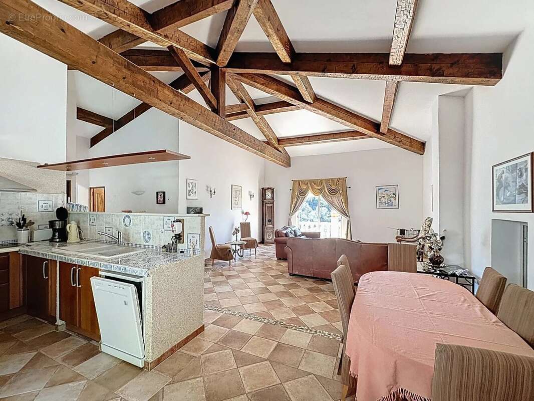 GRANDE VILLA BIOT (06410) vue mer du salon et des chambres - photo 13