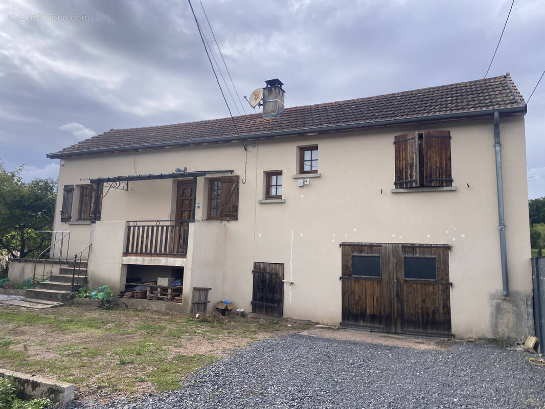 Maison à LE DONJON
