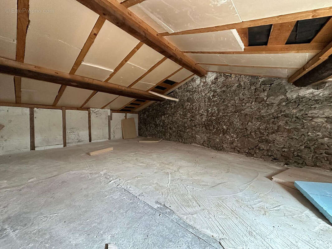 Appartement à SALERNES