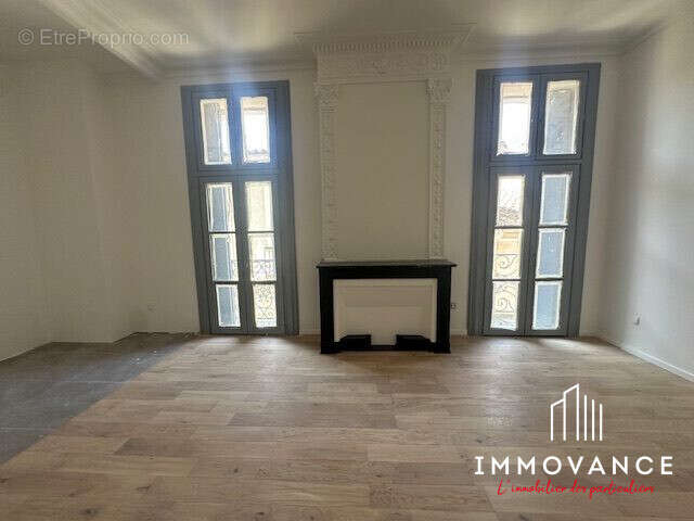 Appartement à VALERGUES