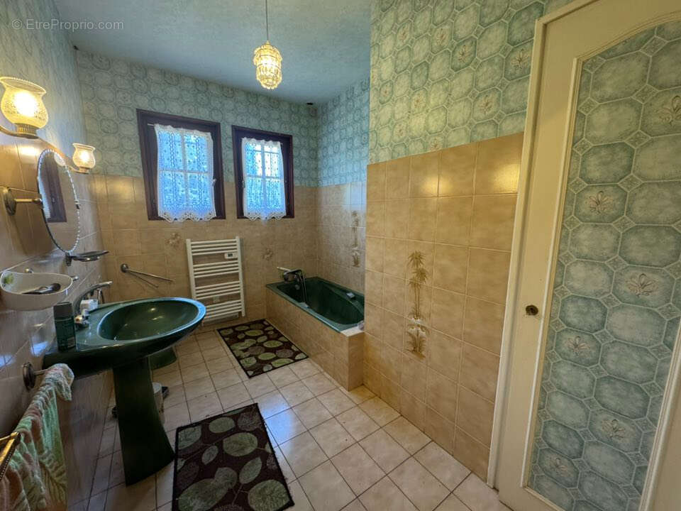 Maison à RILHAC-LASTOURS