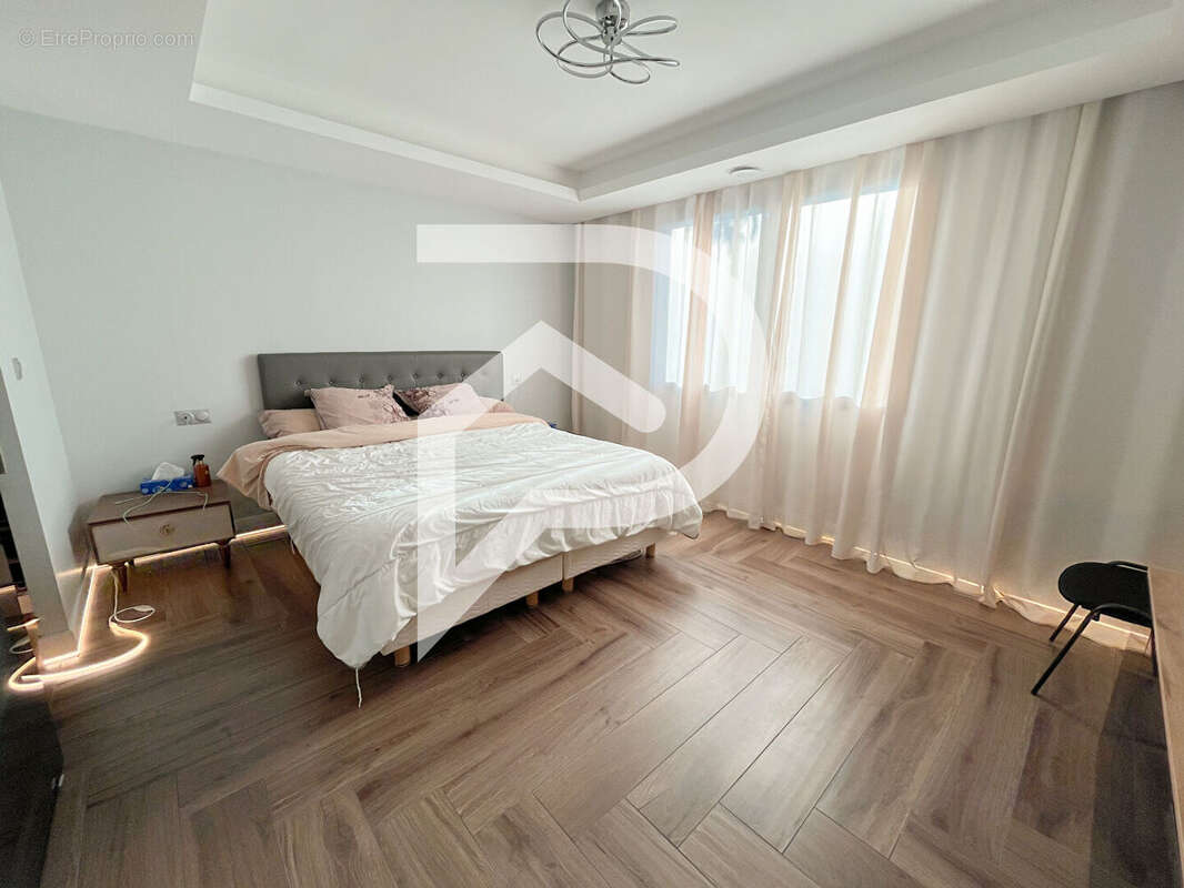 Maison Aulnay Sous Bois 10 pièce(s) 200 m2 - photo 7