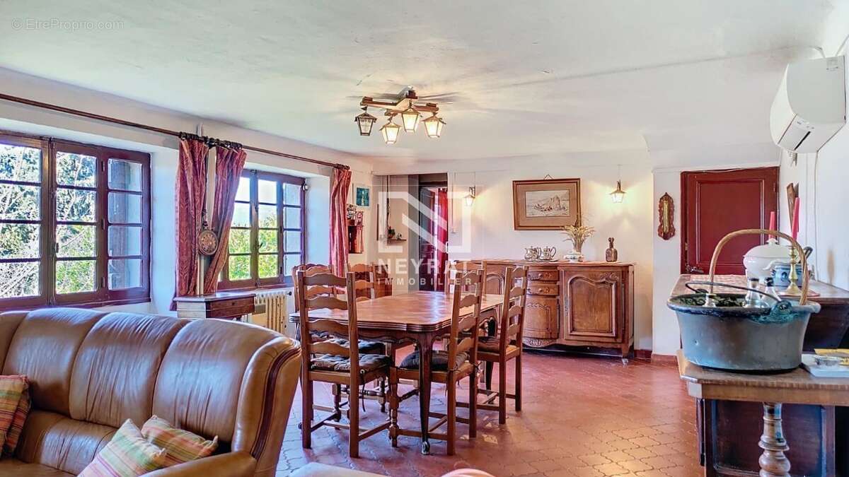 Maison à MONTAUROUX