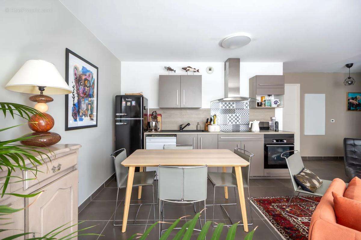 Appartement de 61m2 à Toulon avec balcon - garage possible - photo 4