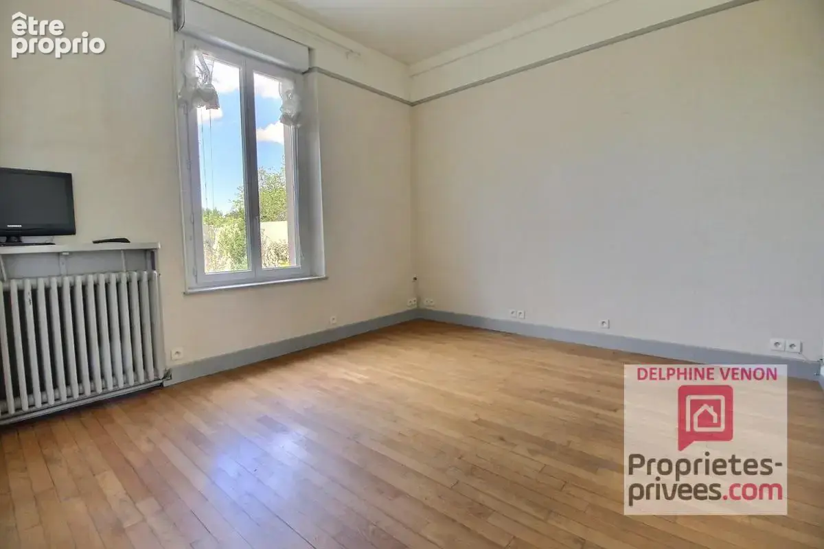 Exclusivité - Maison de ville dans l'hyper centre  de Chateauneuf  sur Loire avec garage et  terrain de 500 m² - photo 6