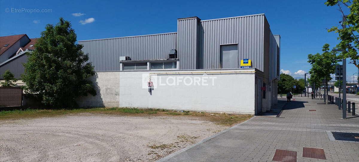 Commerce à AUDINCOURT