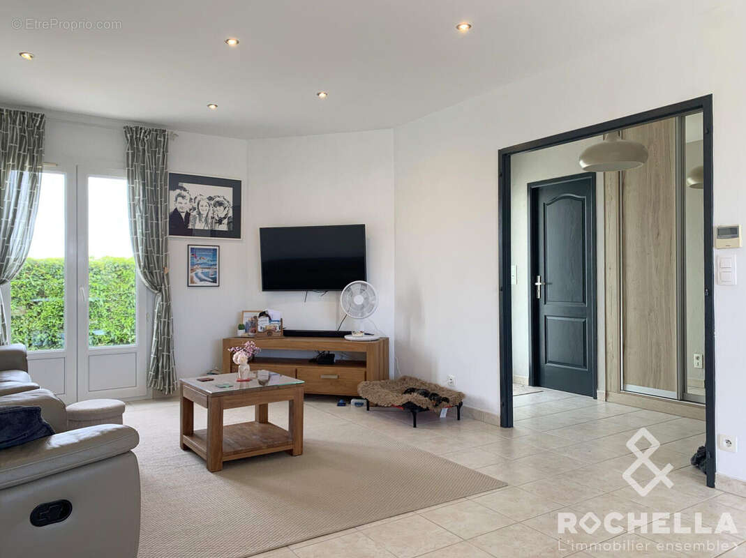 Maison 152 m² à Thaire  - photo 3