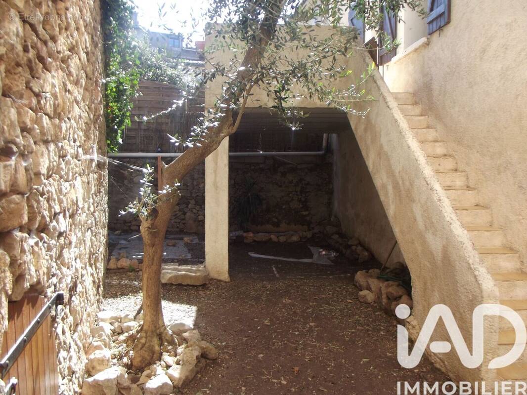 Photo 1 - Appartement à LE LUC