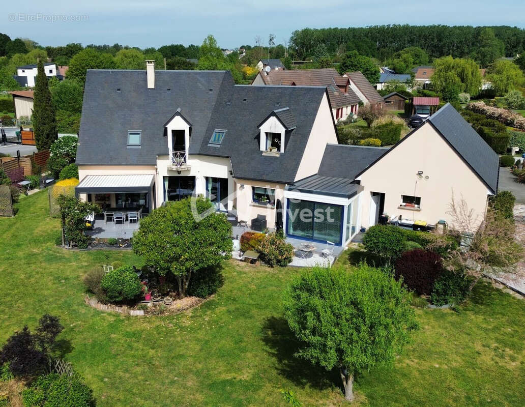 Maison à MONCE-EN-BELIN