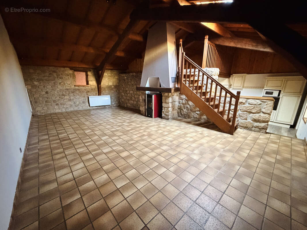 Maison de village en pierre avec terrasse, potentiel d’agrandissement   Colombier-le-Vieux - photo 5