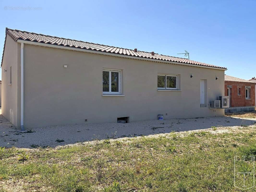 Maison à RUOMS