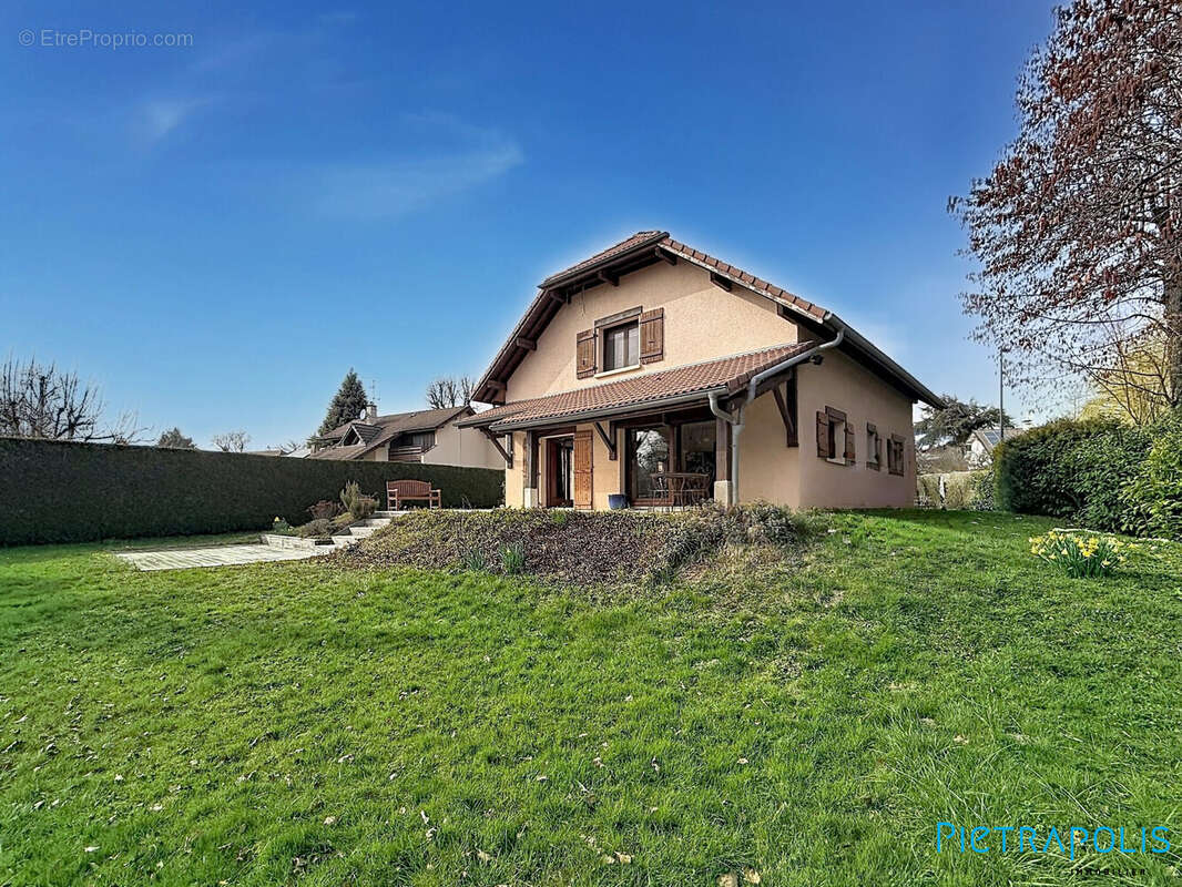 Maison à PREVESSIN-MOENS