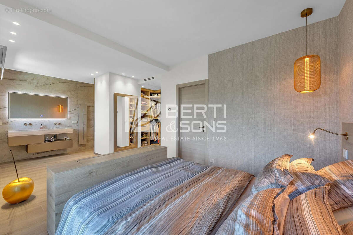 Maison à MANDELIEU-LA-NAPOULE