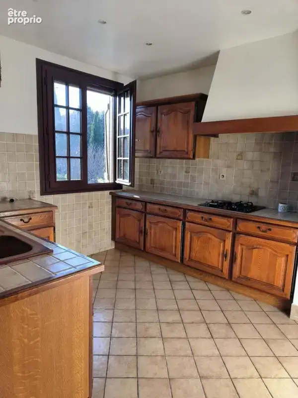 NEOULES (83136) Maison T5 sur un terrain de 3800m2 avec garage et piscine - photo 5