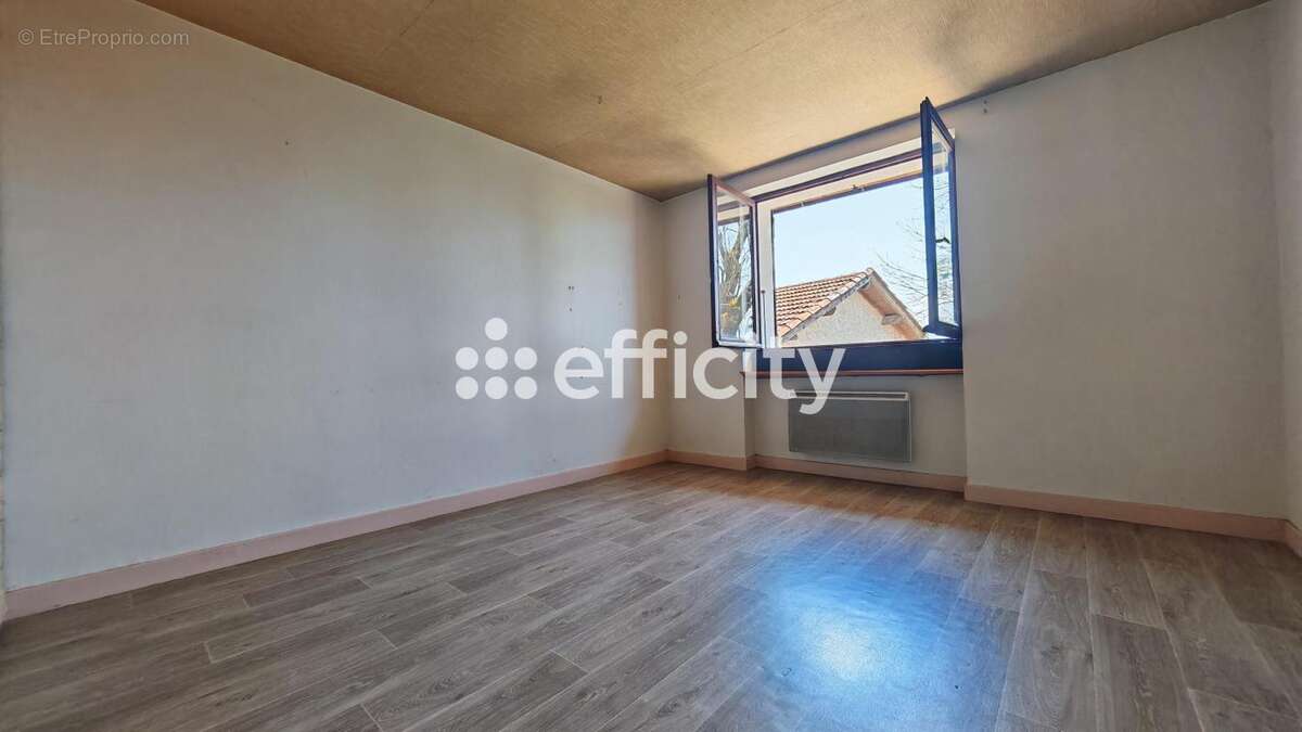 Maison 150 m² à Moirans  - photo 5